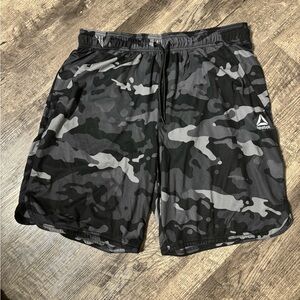 🌺 Reebok Men’s Athletic Shorts in Size XL